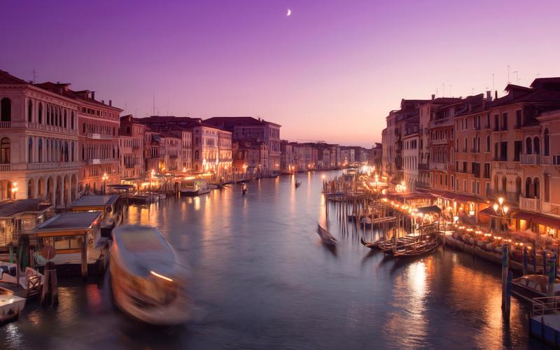 威尼斯日落的颜色（威尼斯黄昏高清风景图片）